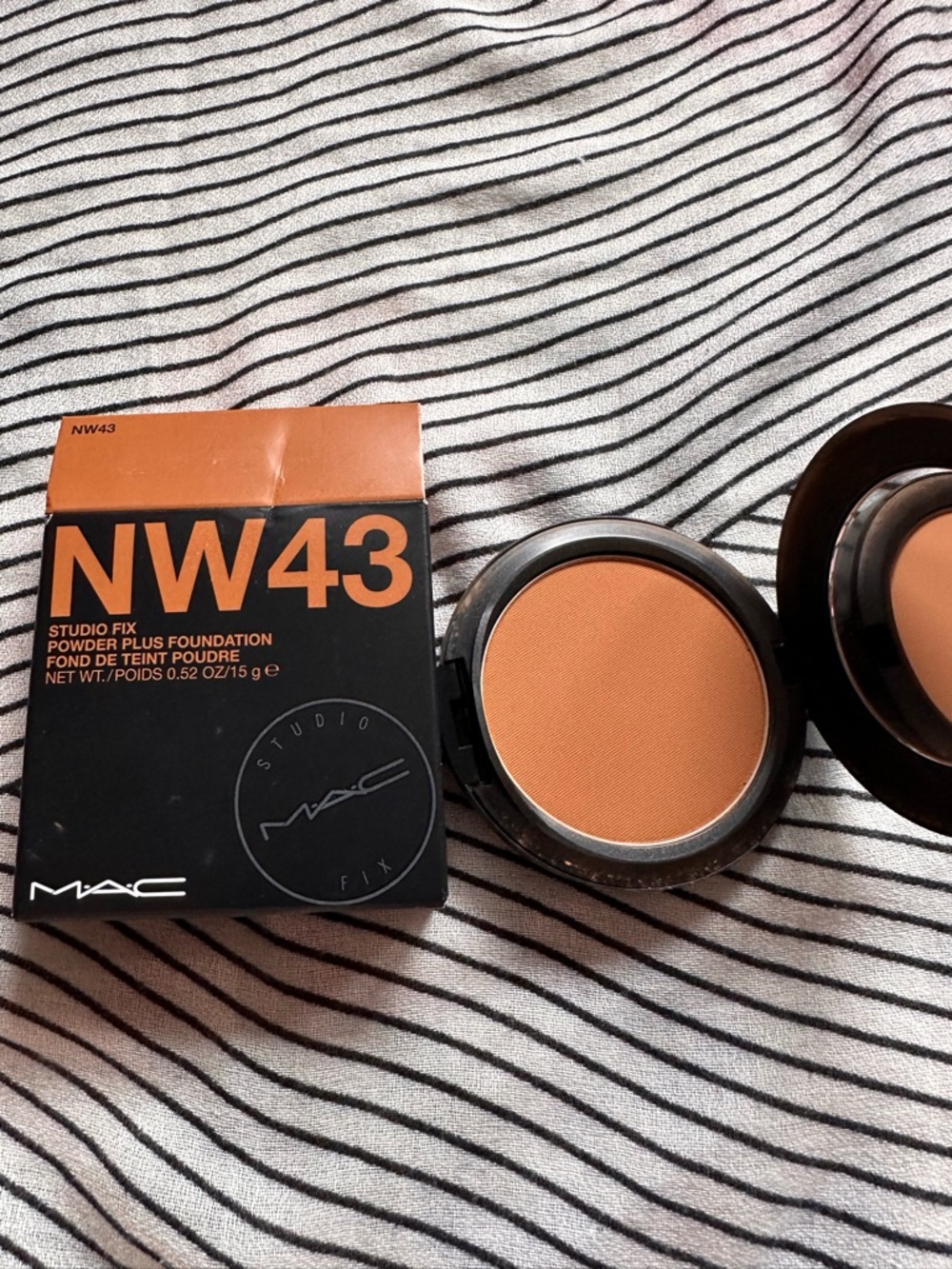 MAC Studio Fix Powder Plus Foundation - NW43 - DISCONTINUED FORMULA